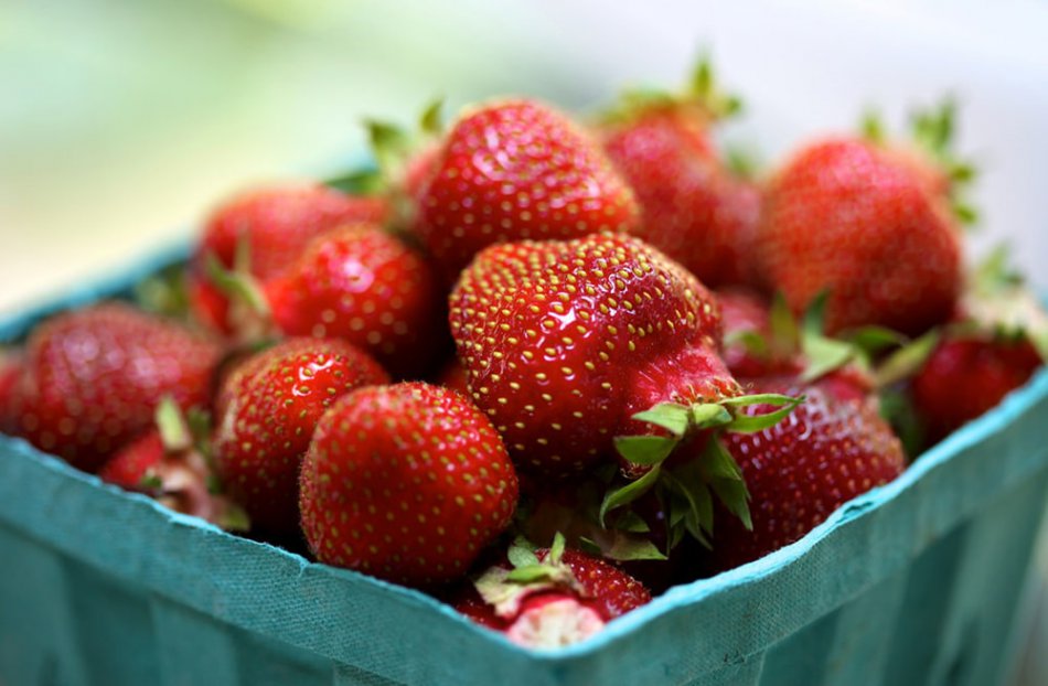 Тарелка клубники